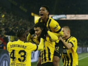 Dortmund giành vé vào Tứ Kết Champions League