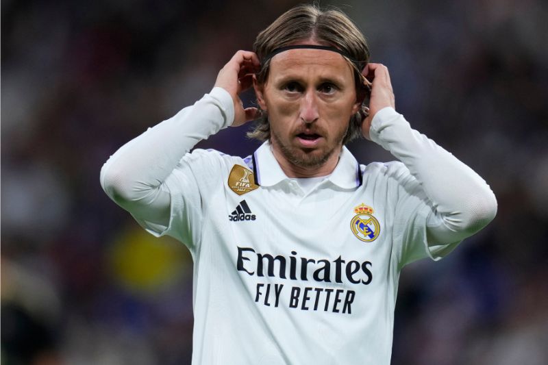 Chelsea muốn chiêu mộ Modric hoặc Kroos