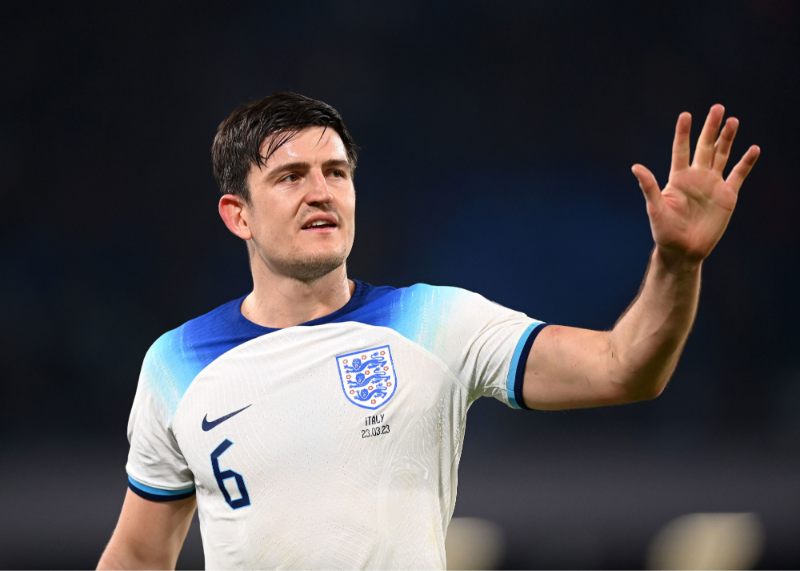 Kyle Walker và Harry Maguire rút lui khỏi tuyển Anh