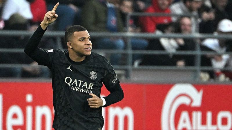 Mbappe có cú hat-trick siêu đẳng cho PSG