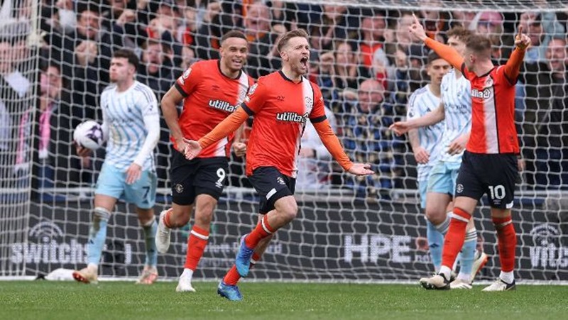 Soi kèo nhà cái trận đấu Luton vs Nottingham Forest