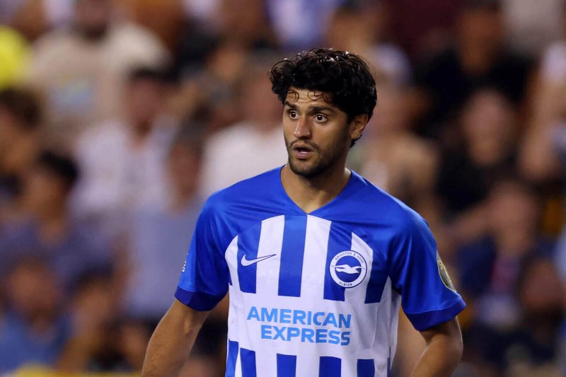 Tiền vệ Mahmoud Dahoud gặp vấn đề về cơ