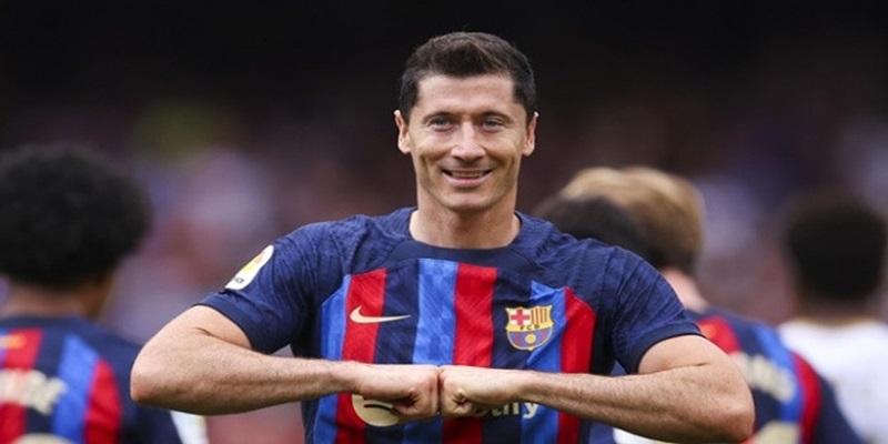 Lewandowski khẳng định sẽ tiếp tục gắn bó với Barca